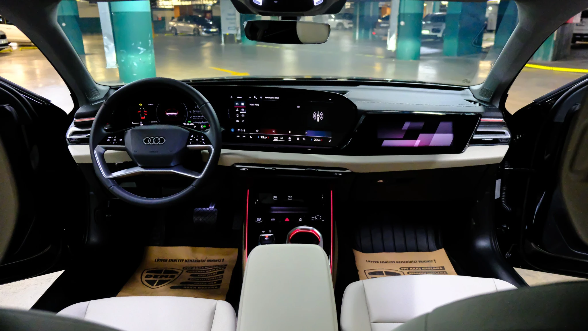 Audi A6 dijital kokpit ve iç mekân